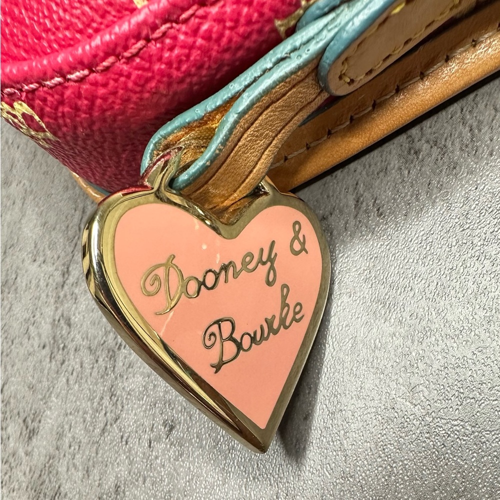 Y2K Dooney & Bourke Red Canvas Wristlet with Tan Leather Trim - Picture 3 of 10